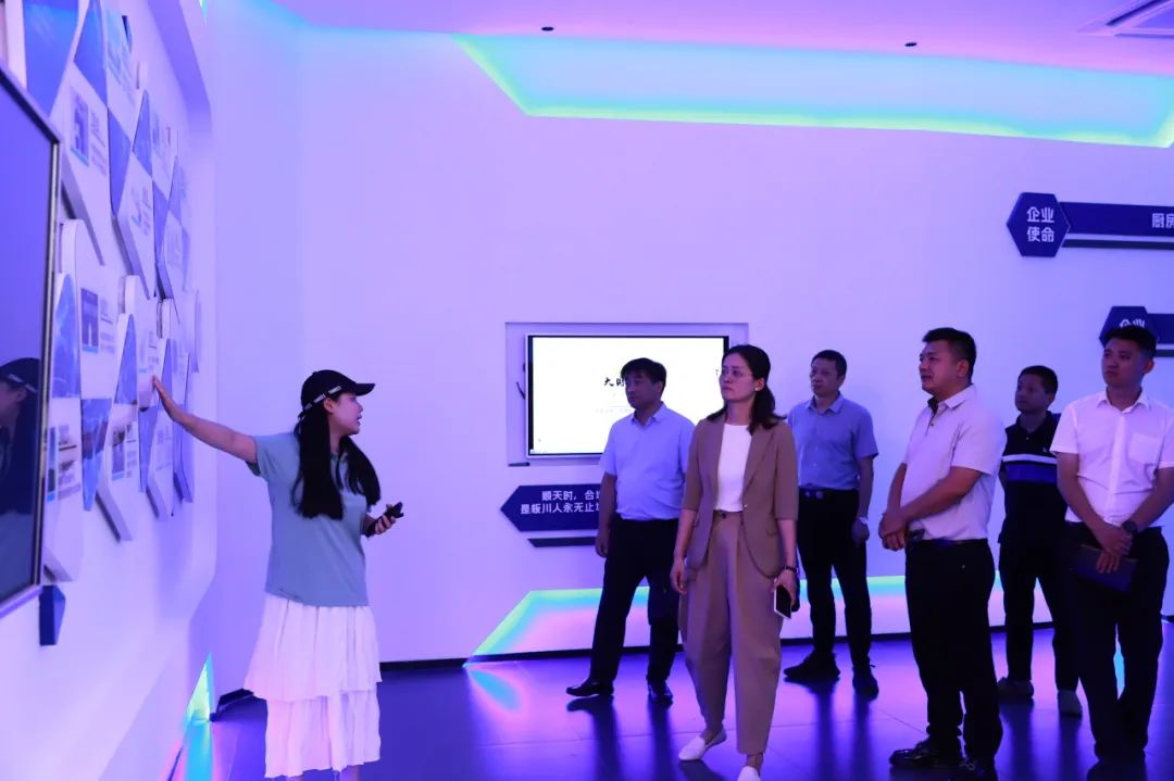 嵊州市委副書(shū)記余丹一行蒞臨板川電器： 共鑒發(fā)展歷程，共繪未來(lái)藍(lán)圖